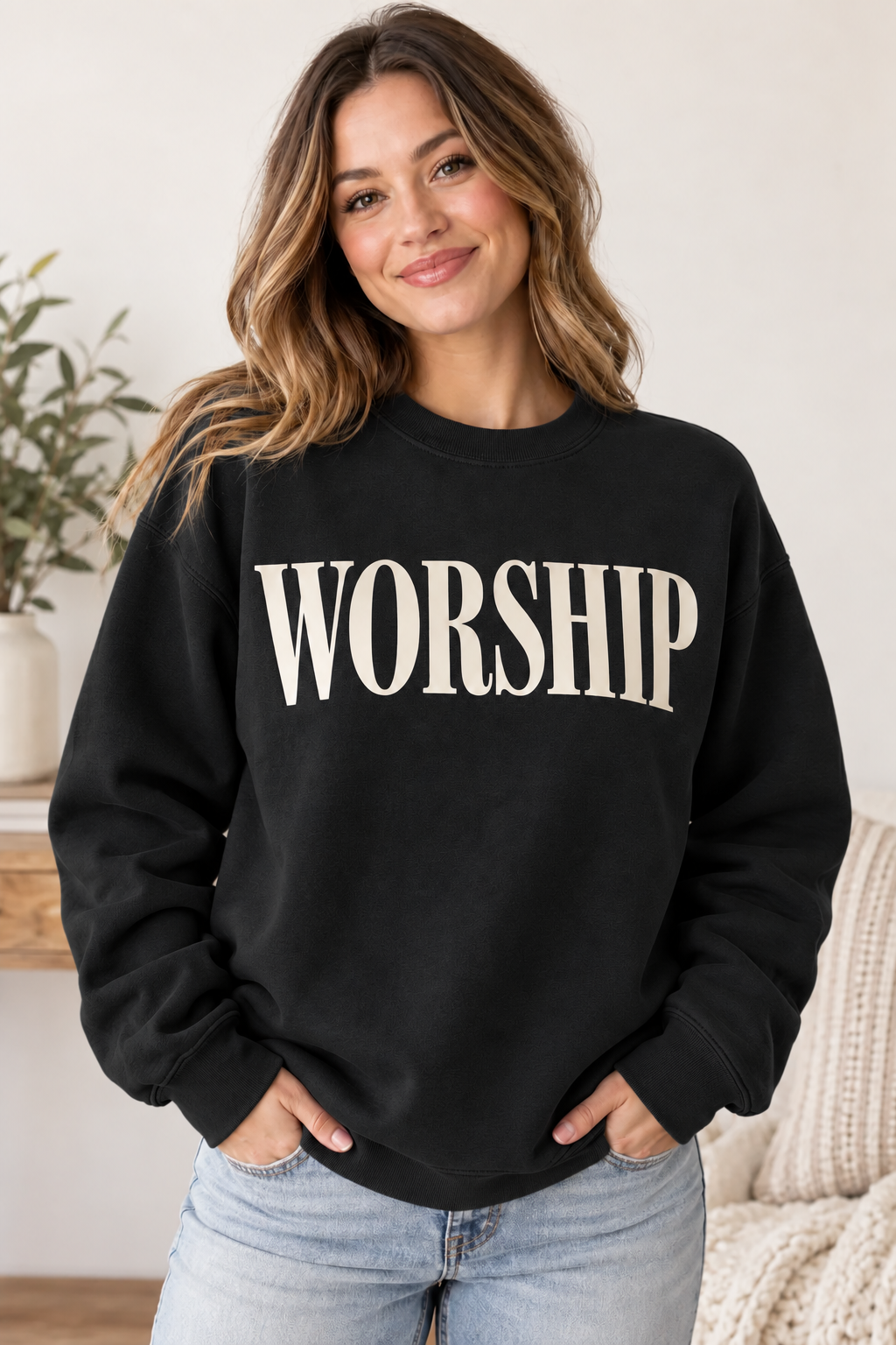 WORSHIP Crewneck in Black