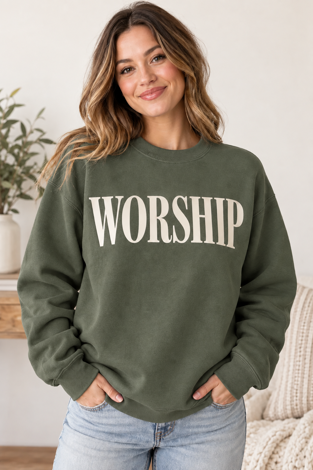 WORSHIP Crewneck in Military Green